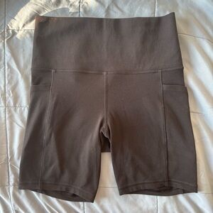 Athleta Salutation Stash 5” Shorts with Pockets, XS, Black